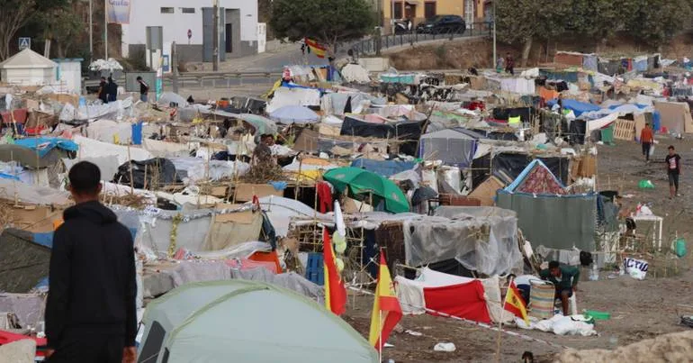Ceuta. Incêndios destroem 42 tendas de imigrantes