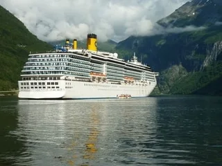 Croisières : la justice européenne durcit les règles d’indemnisation pour les passagers victimes d’un accident
