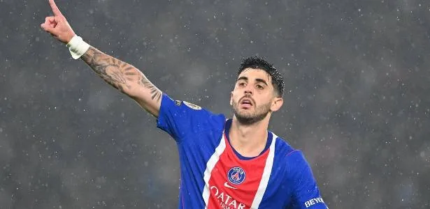 Por que Beraldo, mesmo no banco no PSG, pode virar solução para a seleção?