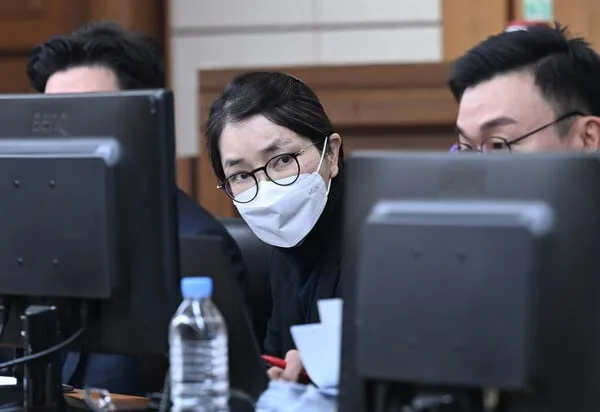 “김건희, 지위 망각한 채 거리낌 없이 금품 받아” 2심서 징역 5년