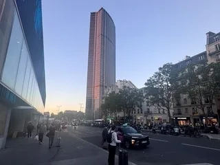 Le projet de rénovation de la tour Montparnasse et son centre commercial abandonné