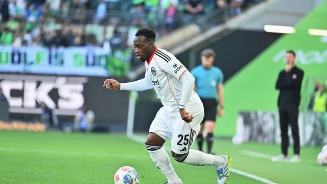 Fußball-Bundesliga: Kalimuendo-Rückkehr wohl geplatzt - Larsson zu Fulham