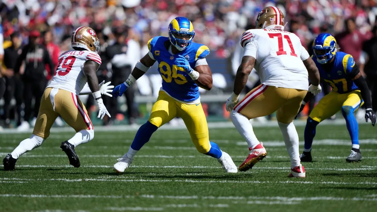 Report: Rams’ Myles Garrett to undergo knee surgery, heading to injured reserve