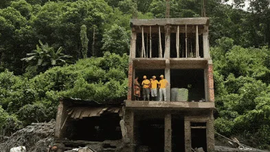 In Nepal, once-busy towns are turned to wastelands of mud