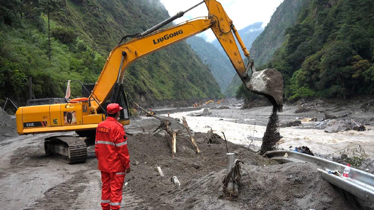 Chinese premier urges all-out rescue after Gyirong mudslide