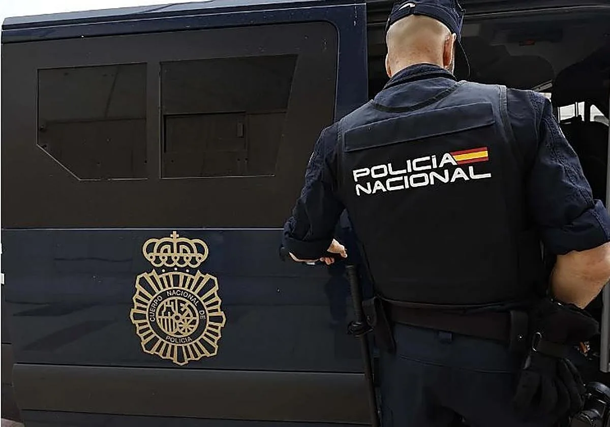 Detienen a un hombre en Zaragoza por agredir sexualmente a su hija de dos años y compartir las imágenes en Internet