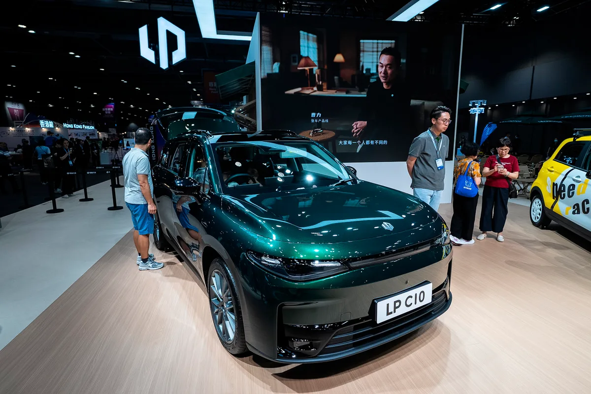 China quiere que para 2030 el 70% de los coches nuevos sean eléctricos
