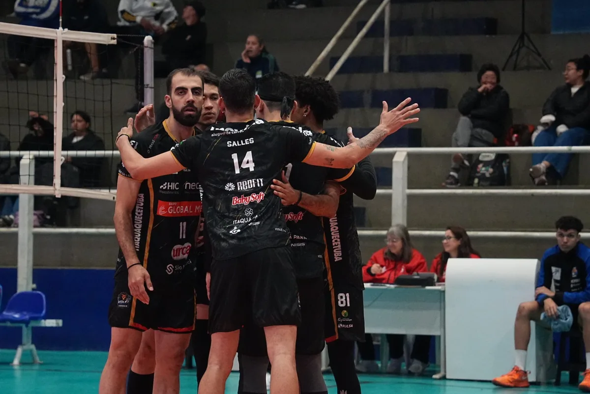 Itaquá bate Praia Grande e vence a terceira no Paulista de vôlei masculino