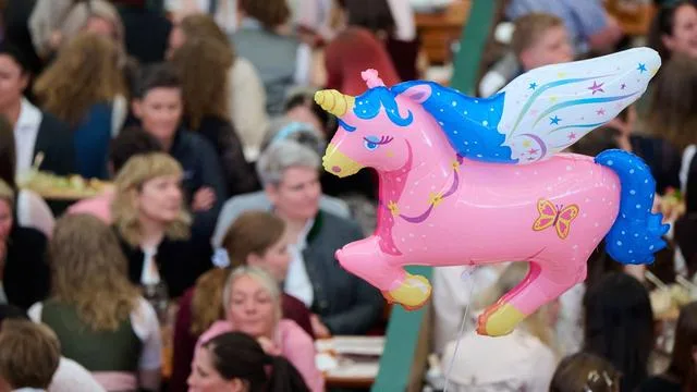 Oktoberfest: «Bier, Boobs, Brezn» - Ein lesbisches Wiesn-Event