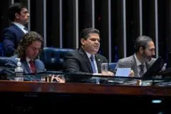 Fim da escala 6x1: Senado pode decidir sobre proposta ainda nesta quarta; siga em tempo real