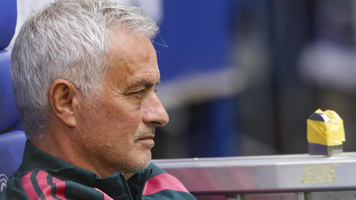 José Mourinho apareceu com um olho negro e há uma explicação