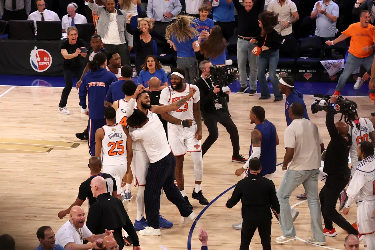 Los Knicks empiezan la defensa del título con tres contratos pendientes y una baja clave en su plantel