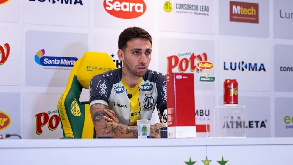 Gustavo Silva mira jogo contra o Vitória e diz: ‘Confronto direto’