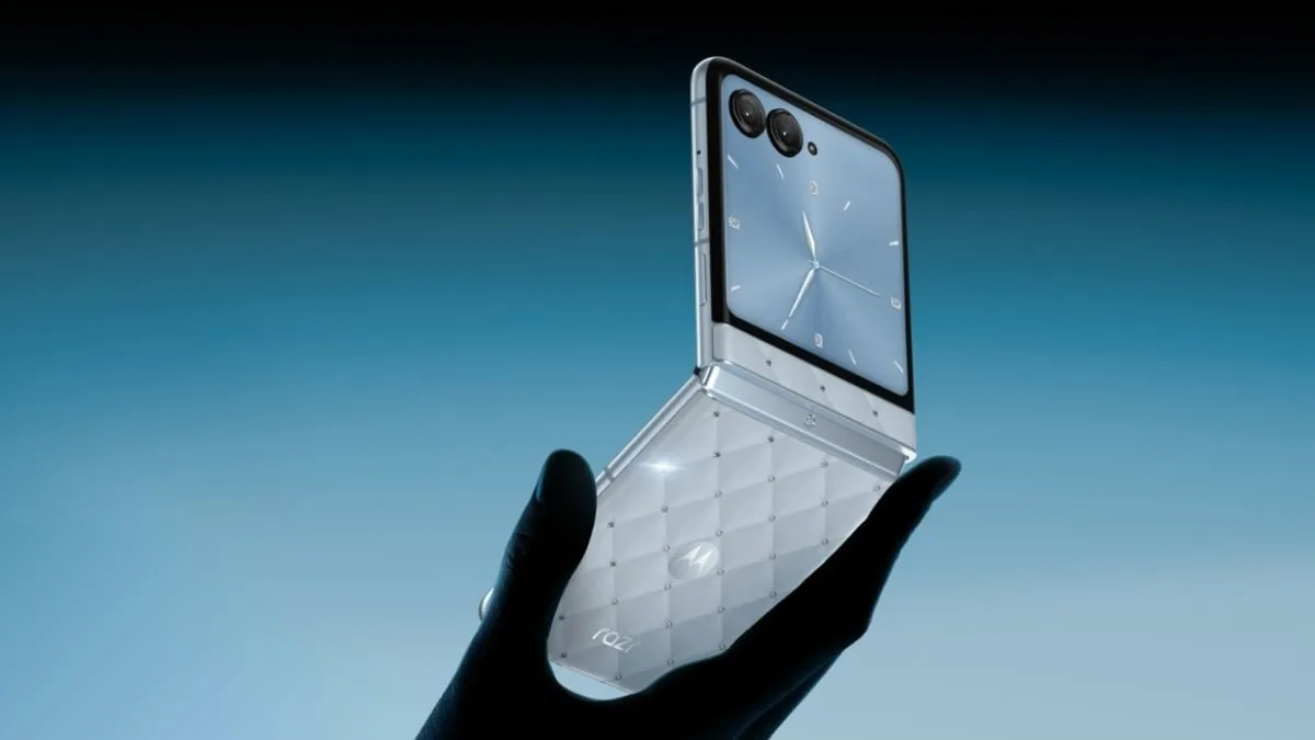 Motorola Teases New Razr Foldable With Swarovski Crystal Design Ahead of IFA