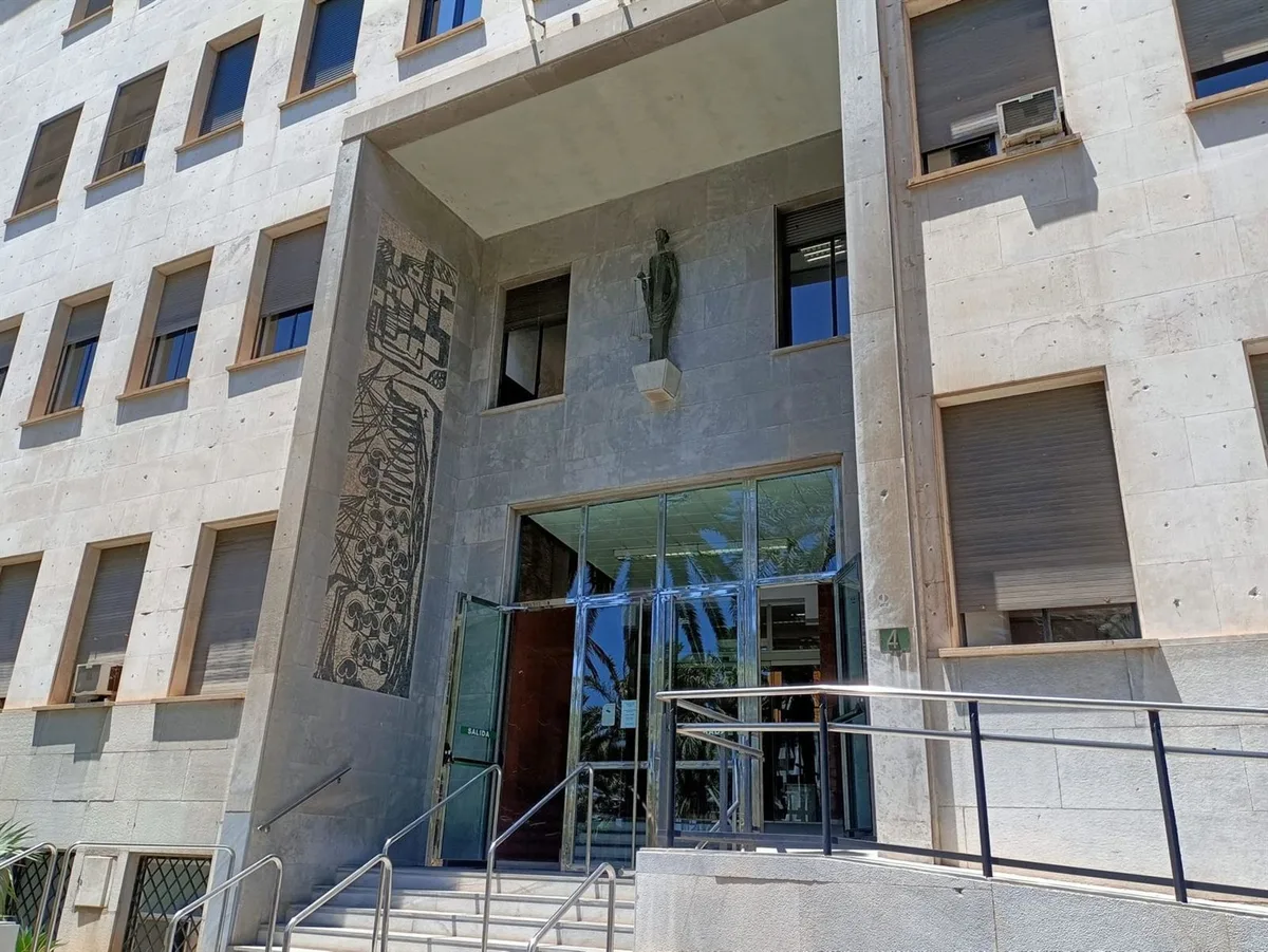 Condenado por agresión sexual a su hermana a la que amenazó con decir a los Testigos de Jehová que no era virgen