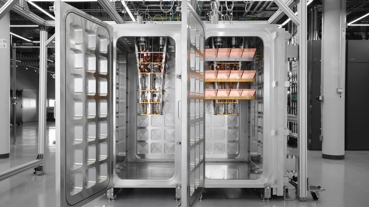 IBM cria “geladeira” 180 vezes mais fria que o espaço para conectar seus futuros computadores quânticos