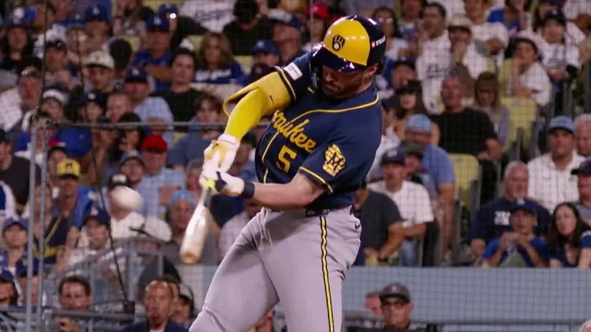 Mitchell belts solo homer for Brewers’ fifth unanswered run
