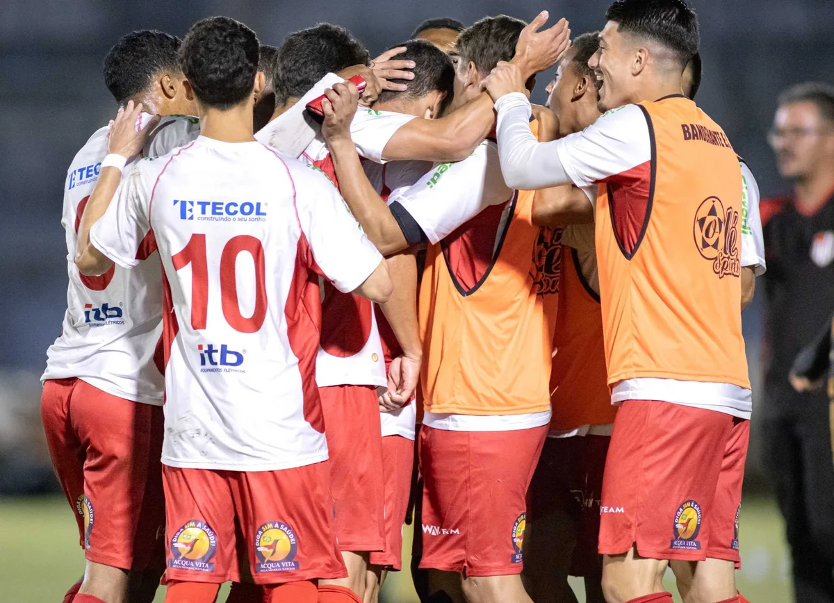 Atacante faz golaço olímpico e empata jogo da Copa Paulista; assista