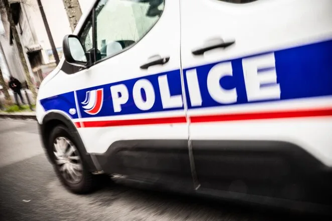 Un policier d’extrême droite écroué à Paris pour préparation d’acte terroriste