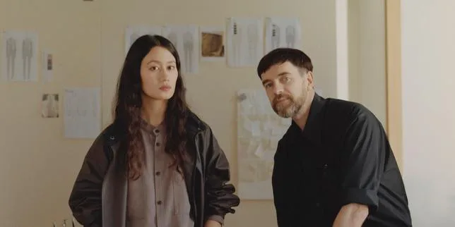 Christophe Lemaire et Sarah-Linh Tran, à l’origine du succès d’Uniqlo U, quittent la direction créative : « La ligne a été pensée pour ne pas s’arrêter avec nous »