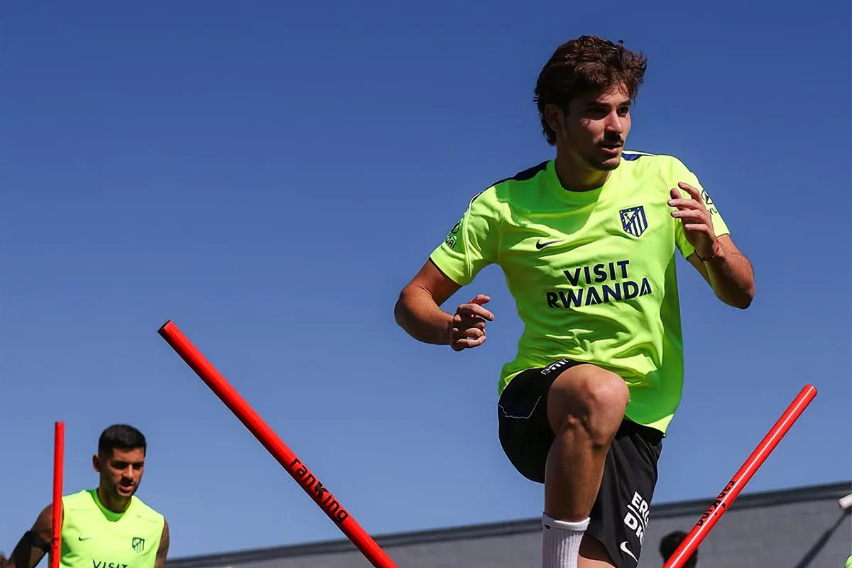 Julián Álvarez volvió a entrenarse con sus compañeros del Atlético de Madrid