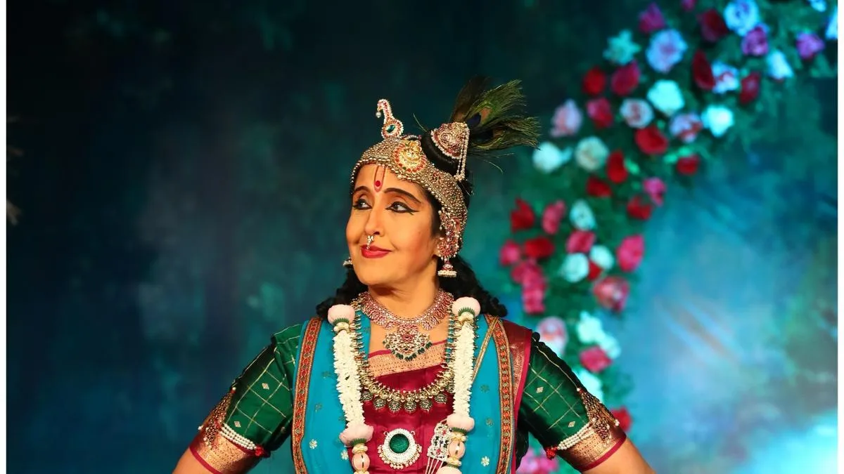 Bala Devi Chandrasekhar recreates the pilgrimage to Pandharpur in her thematic work