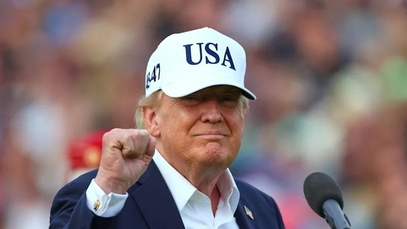 Facing midterm reckoning, Trump unveils plan for luxury DC golf course