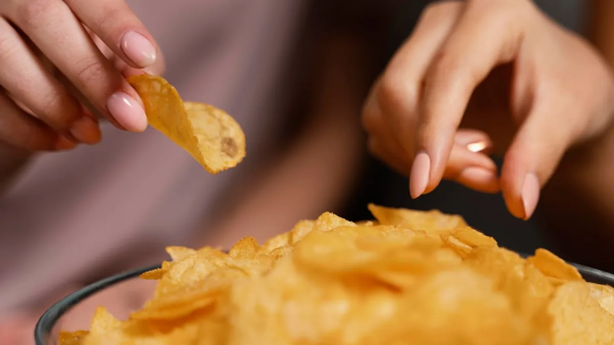 Wer nach Abendbrot snackt, erhöht Risiko für Fettleber