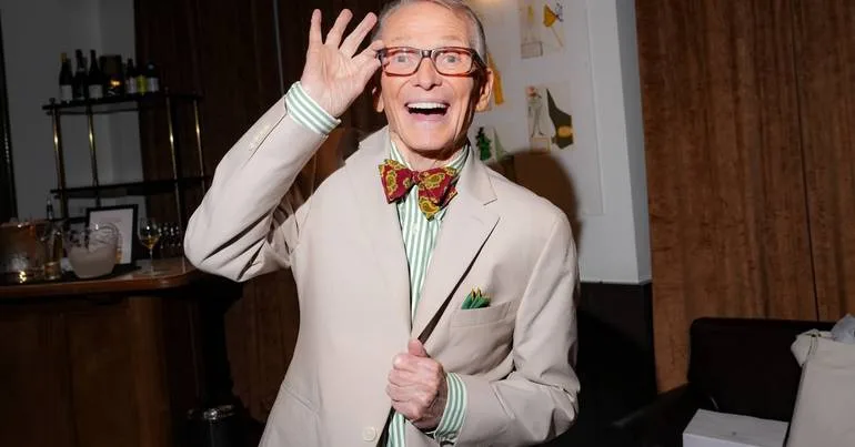 Morreu o designer de moda Bob Mackie, aos 87 anos