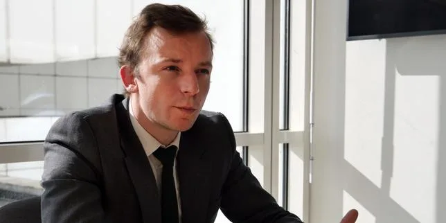 L’arrivée de Charles Sapin, directeur adjoint de la rédaction de « Valeurs actuelles », comme éditorialiste sur France Inter provoque l’indignation des syndicats de Radio France