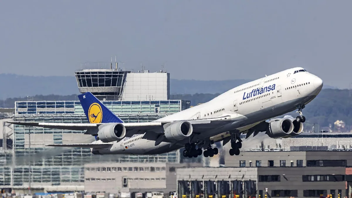 Maschinen sollen Sprit mitbringen - Flughafen Frankfurt geht das Kerosin aus!