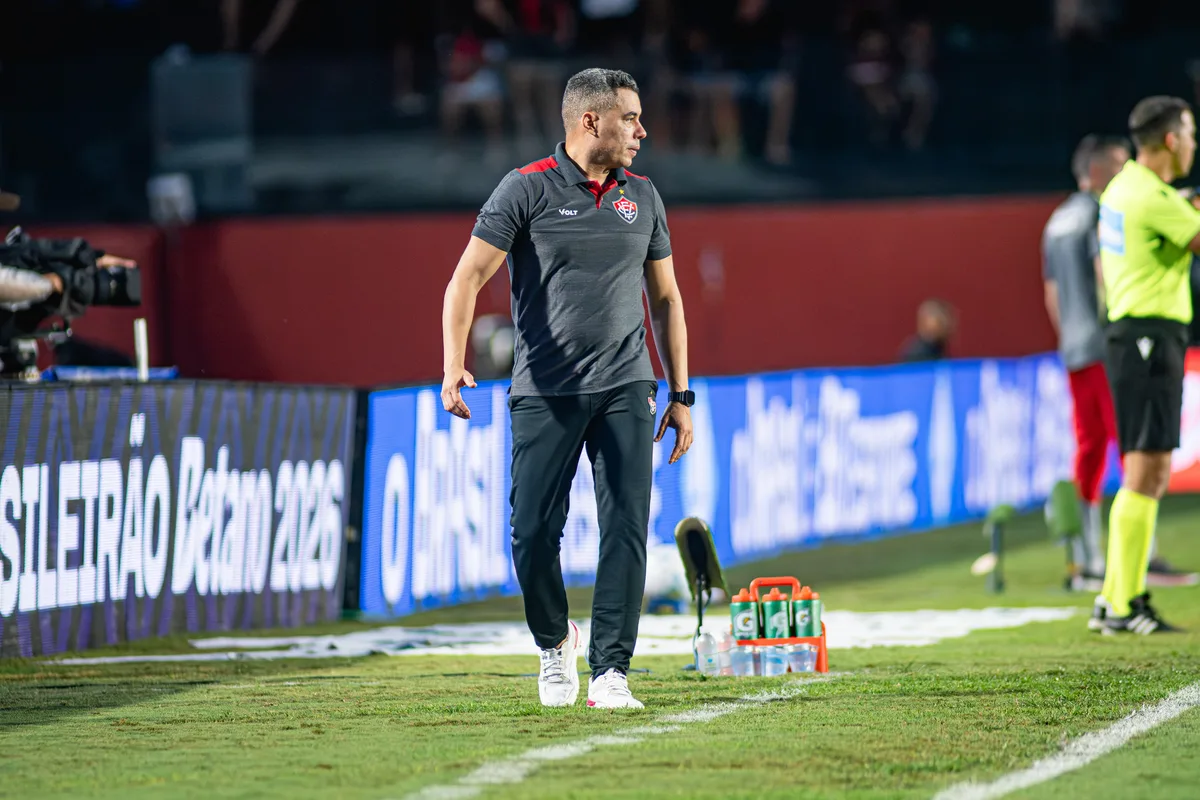 Botafogo demite treinador e pode buscar Jair Ventura como substituto