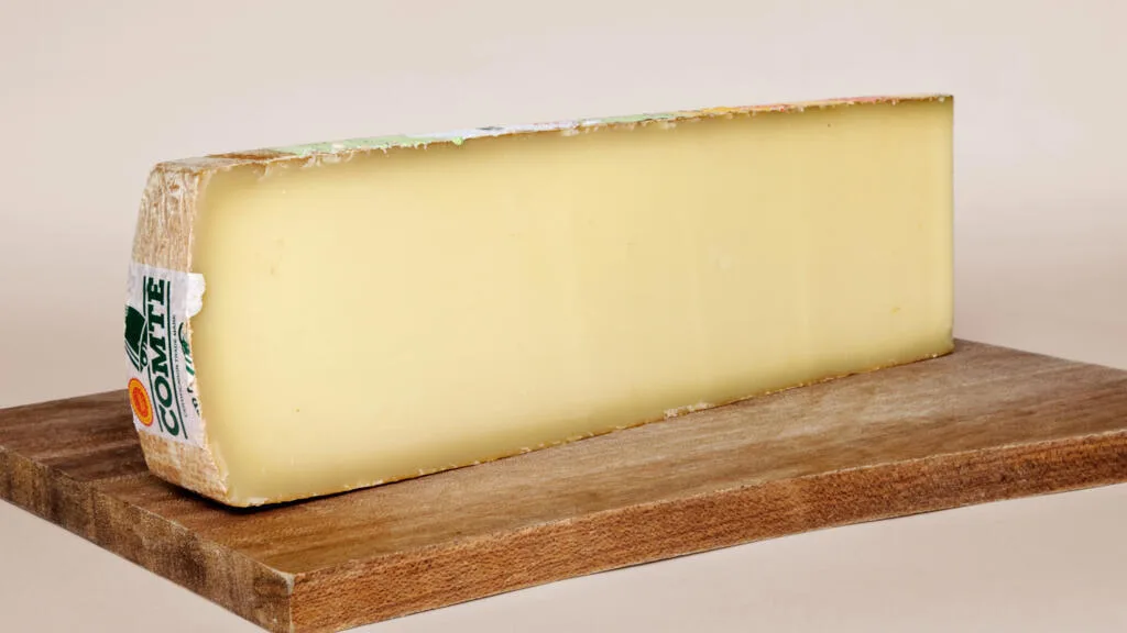 Seca histórica obriga França a afrouxar regras para produção de queijos tradicionais