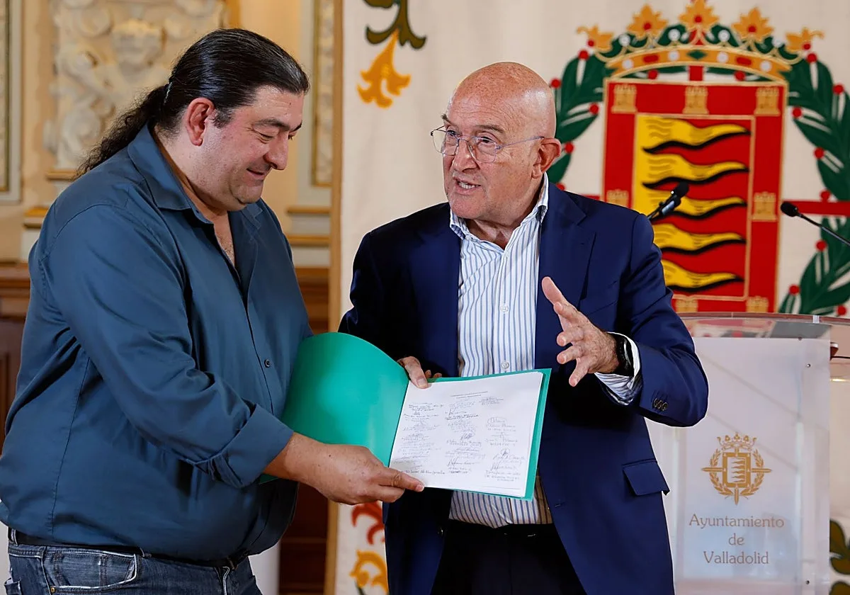 Ayuntamiento de Valladolid y sindicatos firman el convenio de Auvasa tras 13 años sin consenso