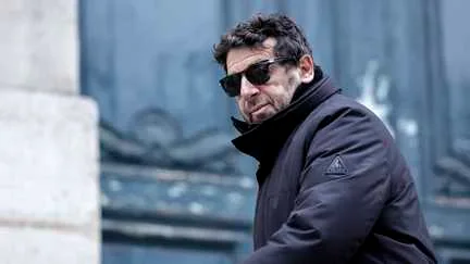 "Il n'y a aucun passe-droit", assurent les avocates de Patrick Bruel après l'assouplissement de son contrôle judiciaire