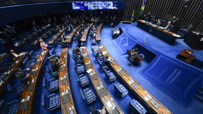 O Espírito Santo no Senado da República em crise de poder