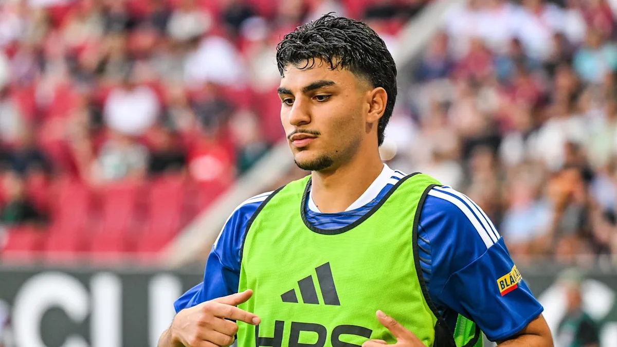 Nur noch Innenverteidiger Nummer 5 - Ayhan wird zu Schalkes Millionen-Problem