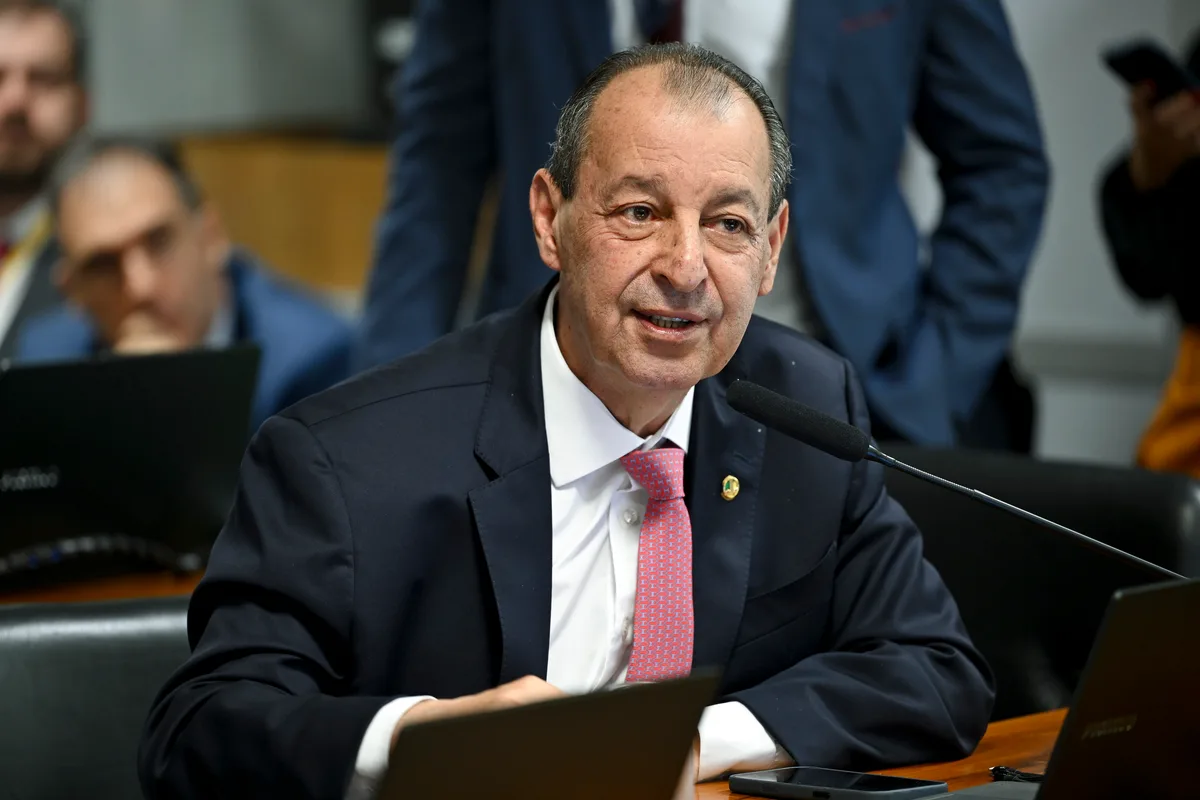 Relator da PEC do fim da escala 6x1 no Senado mantém texto aprovado na Câmara
