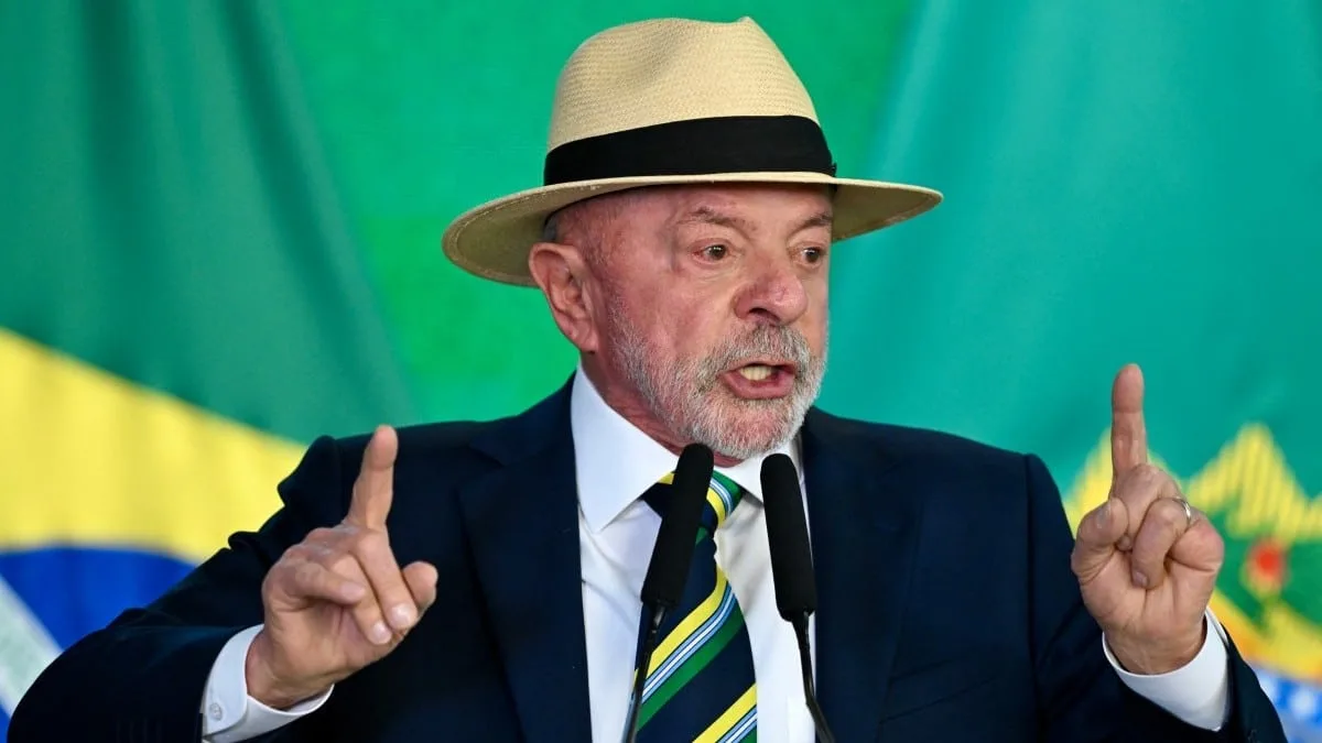 Lula sobe o tom contra Flávio e Eduardo Bolsonaro: “De noite vai ficar de quatro para os EUA”