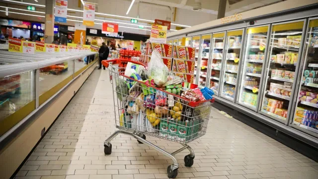 Cabaz alimentar desce 1,86 euros na última semana para 255,97 euros