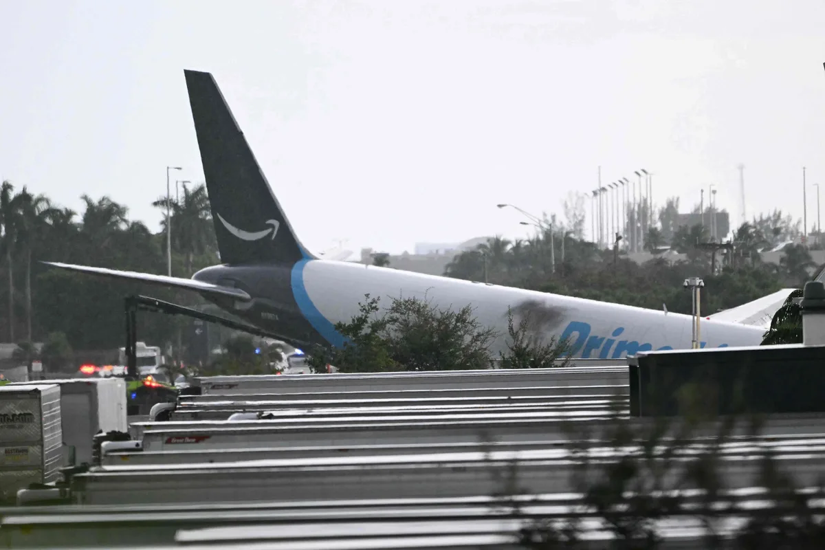 Al menos cinco muertos tras estrellarse un avión de Amazon cerca del aeropuerto de Miami