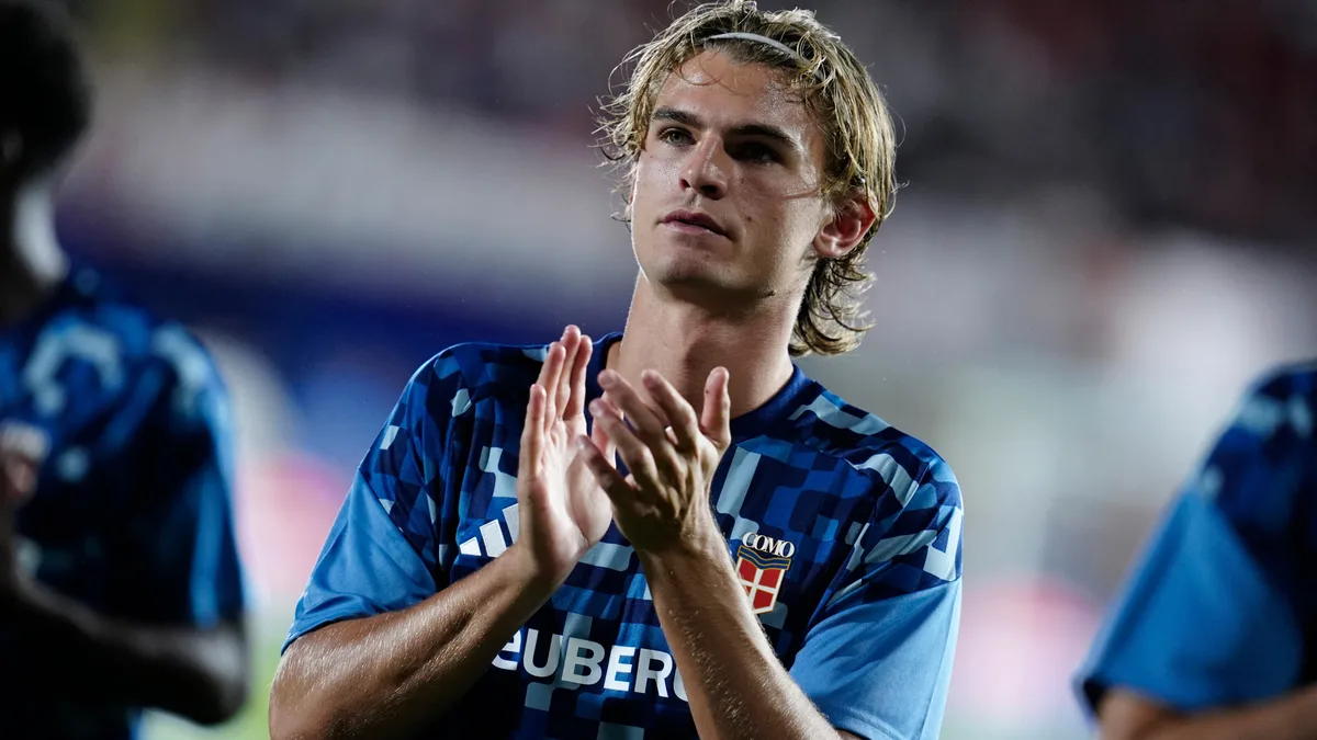 “Ole, ole, ole”: la gran jugada de Nico Paz entre dos rivales que se hizo viral en la goleada del Como por la Champions League