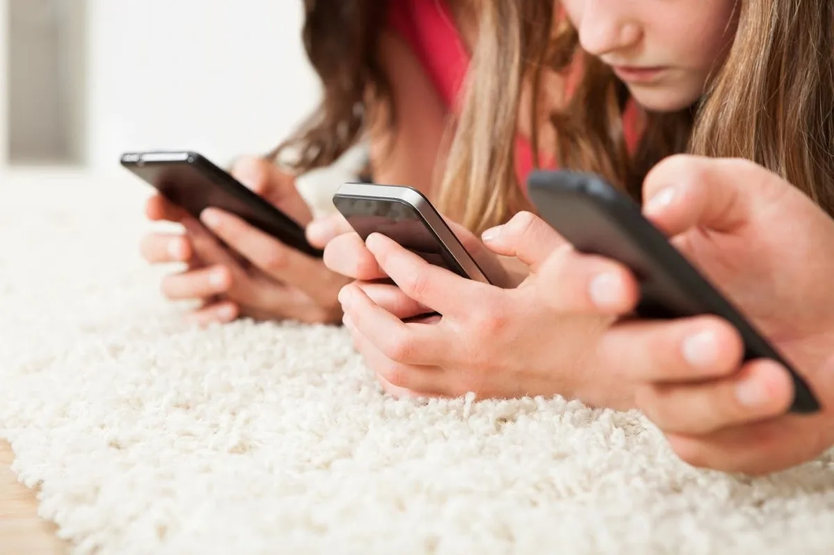 Una adolescente descubrió en Telegram imágenes sexuales falsas de ella y denunció a un compañero de curso