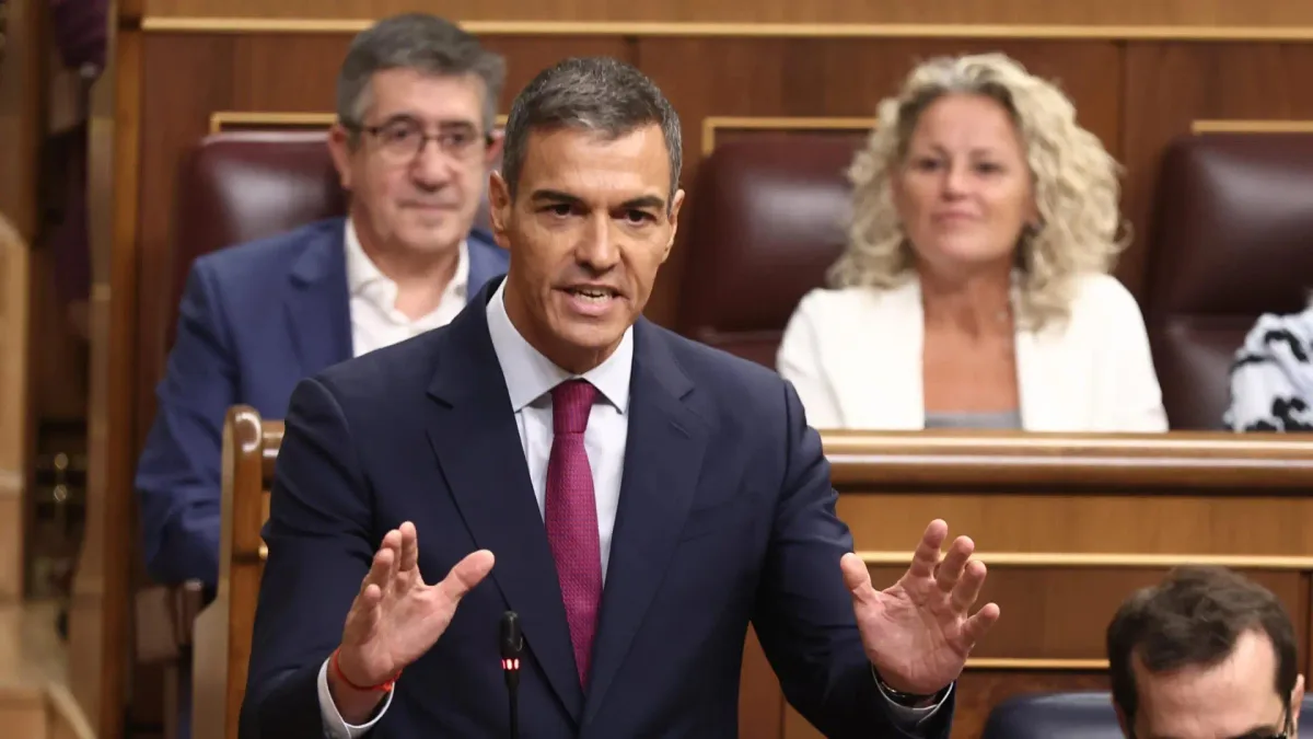 El 82% de los españoles aboga por reforzar las fronteras de Ceuta y Melilla, según el CIS, que no pregunta por la gestión de Sánchez