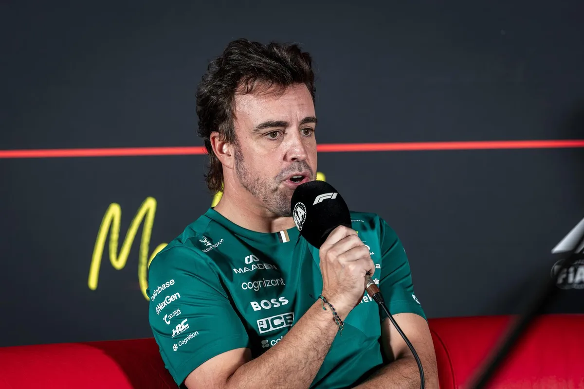 Alonso: "Seguimos teniendo un gran déficit en las rectas con el motor, pero lo hemos aceptado"