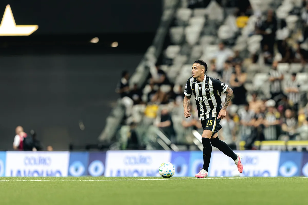 Ex-River Plate estreia pelo Atlético-MG e anima torcida antes de clássico