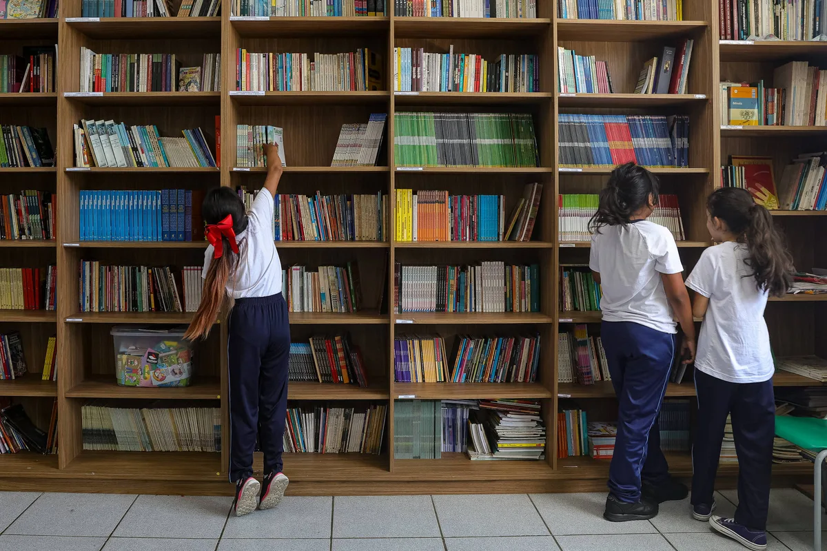 Menina que nasce hoje pode não ver igualdade de gênero na vida toda, diz relatório
