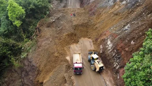 Ruta 32 ampliada a cuatro carriles presenta derrumbes e inestabilidad fuera de Braulio Carrillo, en Costa Rica