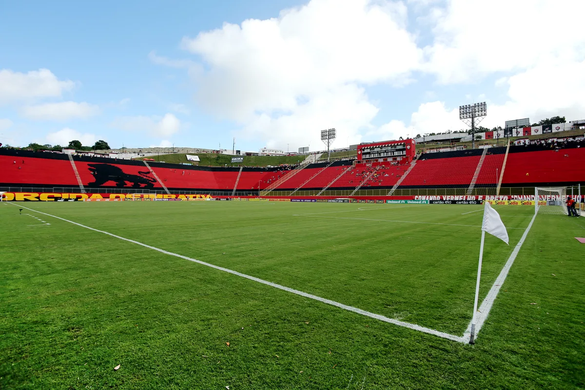Vitória x Bahia no Brasileirão: onde assistir, horário e escalações