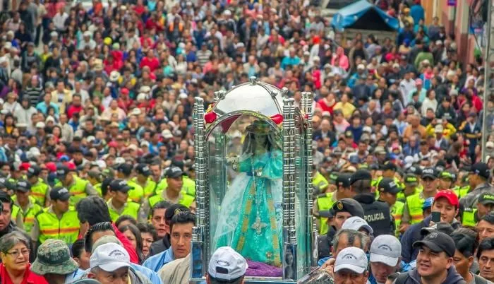 Cómo la romería de la Virgen de El Cisne en Ecuador se convirtió en una de las mayores peregrinaciones de América Latina